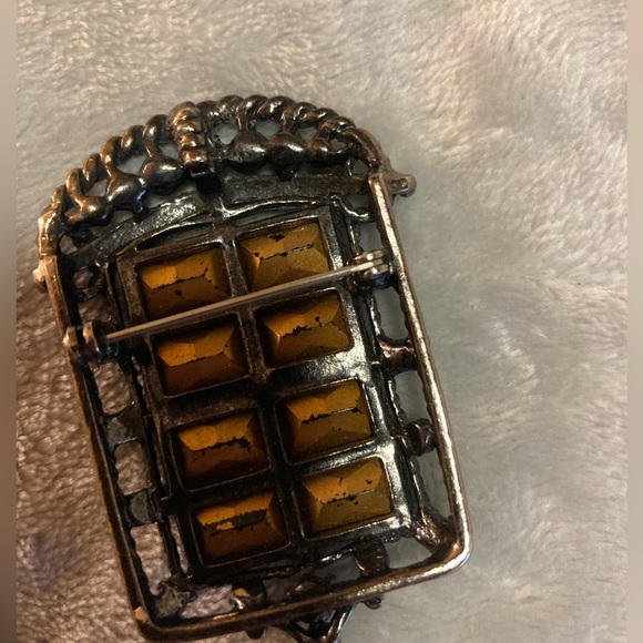 Elegant Black and Pink Brooch Set by Sarah Coventry - Picture 4 of 9